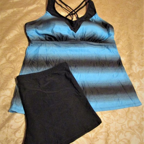 Meet your Posher, Dee - Picture 9 of 16